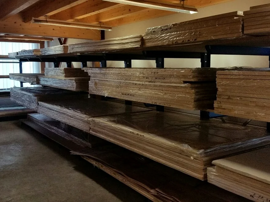 Edelfurnierte Platten